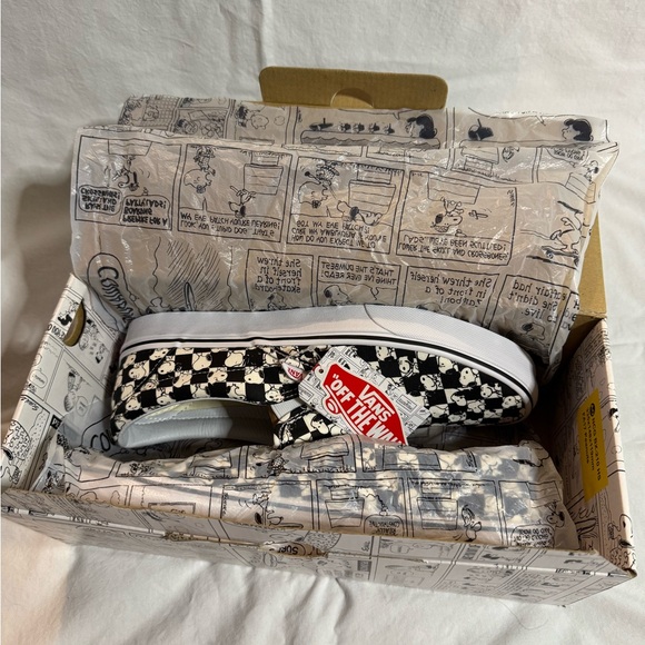 Rare Vans Black and White Snoopy Slip-On Shoes - NEW - Picture 2 of 6